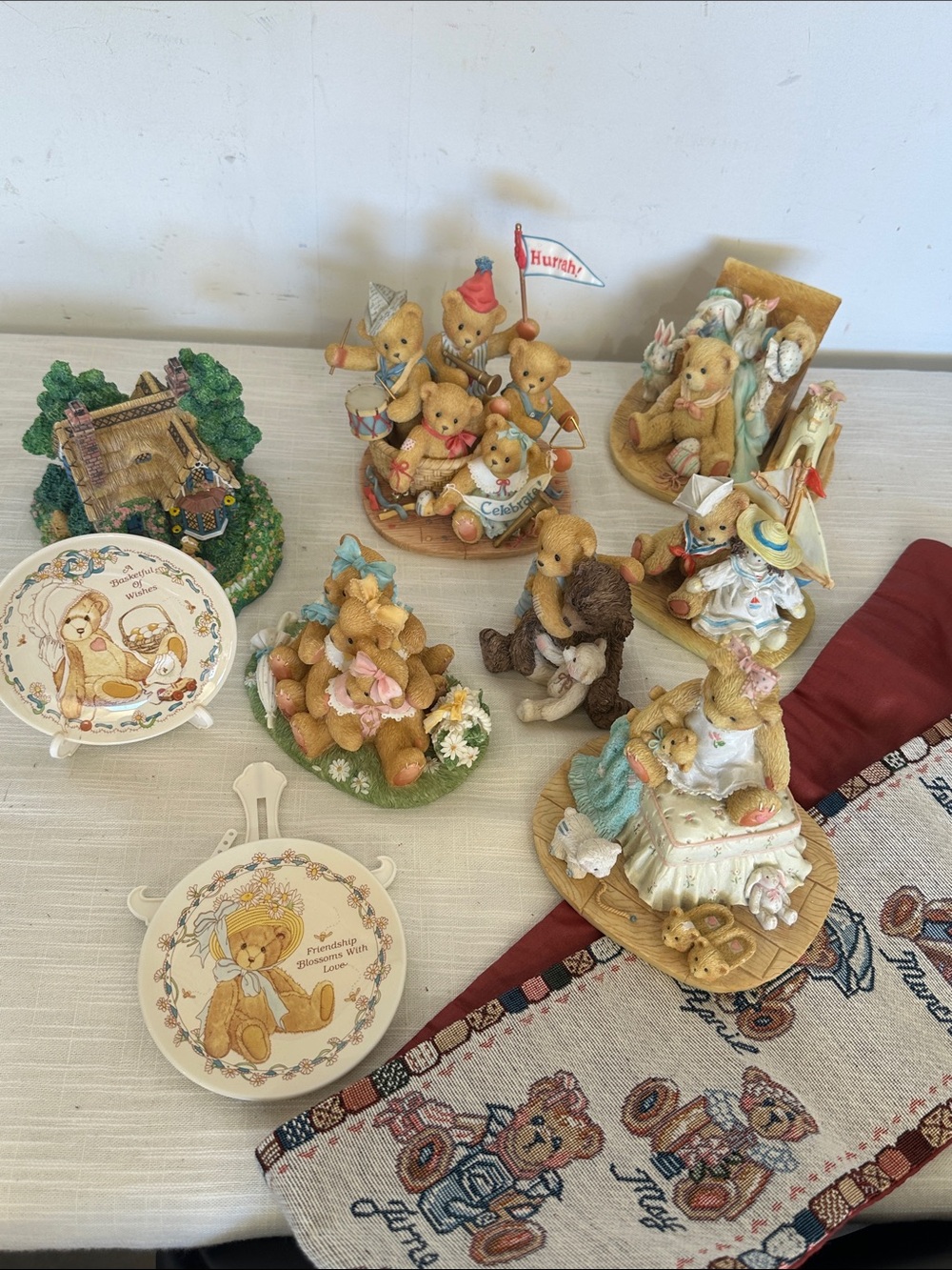 🥕 Bundle of 10 Cherishec Teddies Collectibles